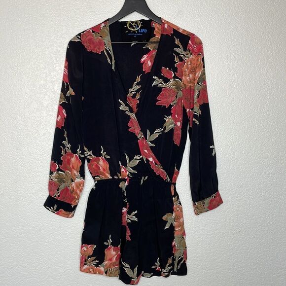 Blue Life Black Floral Plunging Romper Jumper Size XS - Picture 2 of 6